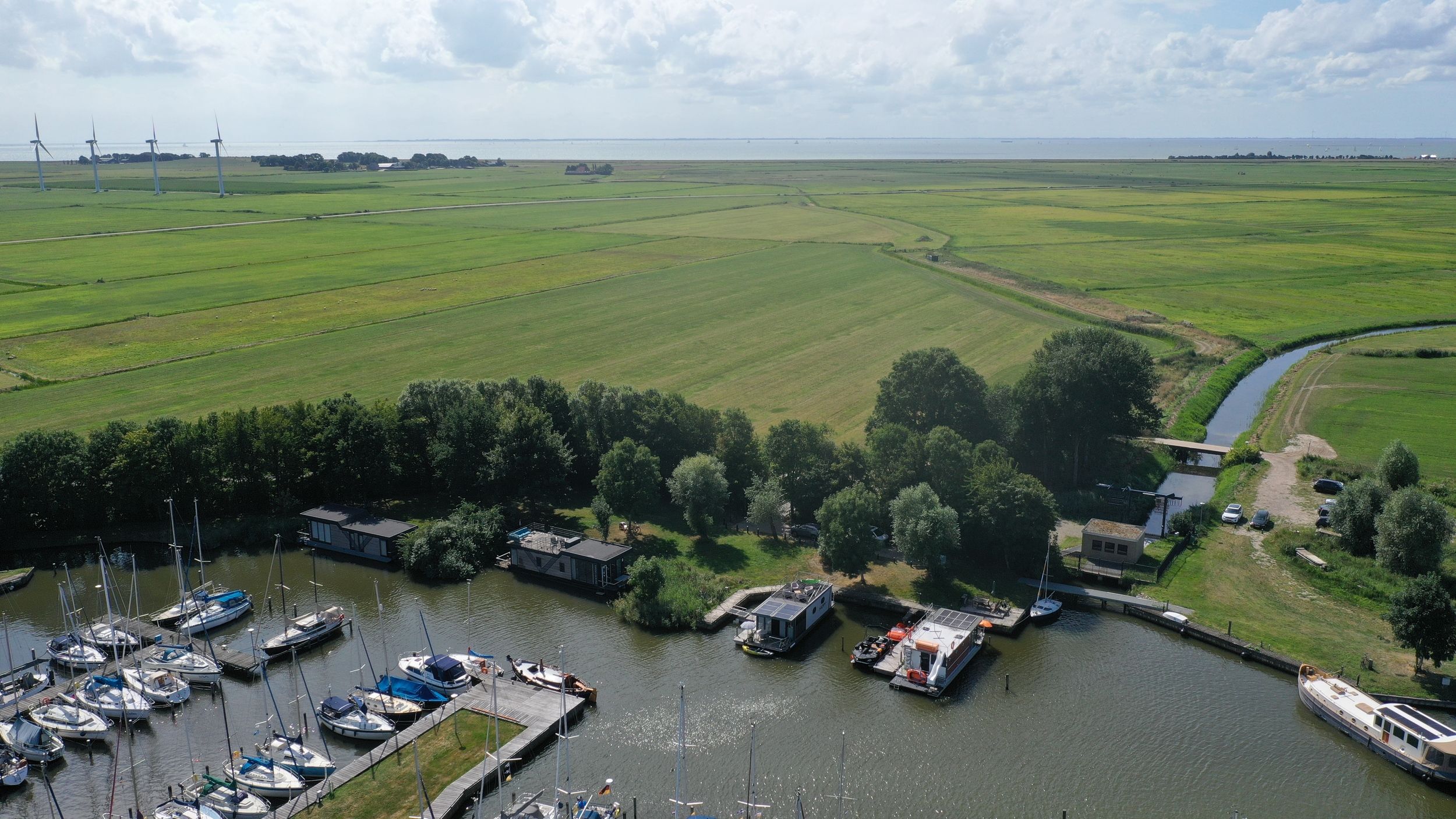 Campi 400 Warns 2019 – Houseboat met ligplaats en steiger - Foto 3
