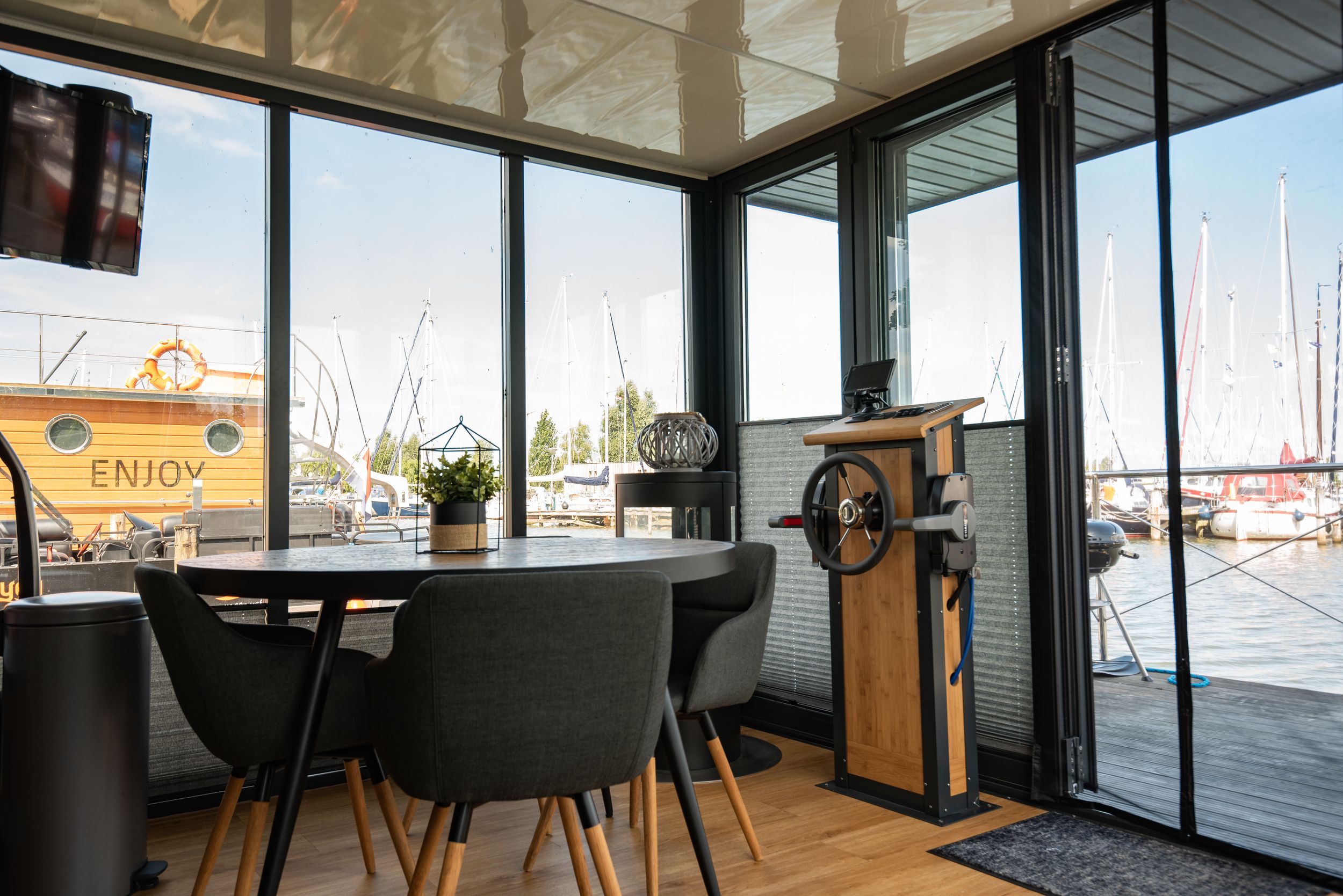 Campi 400 Warns 2019 – Houseboat met ligplaats en steiger - Foto 4