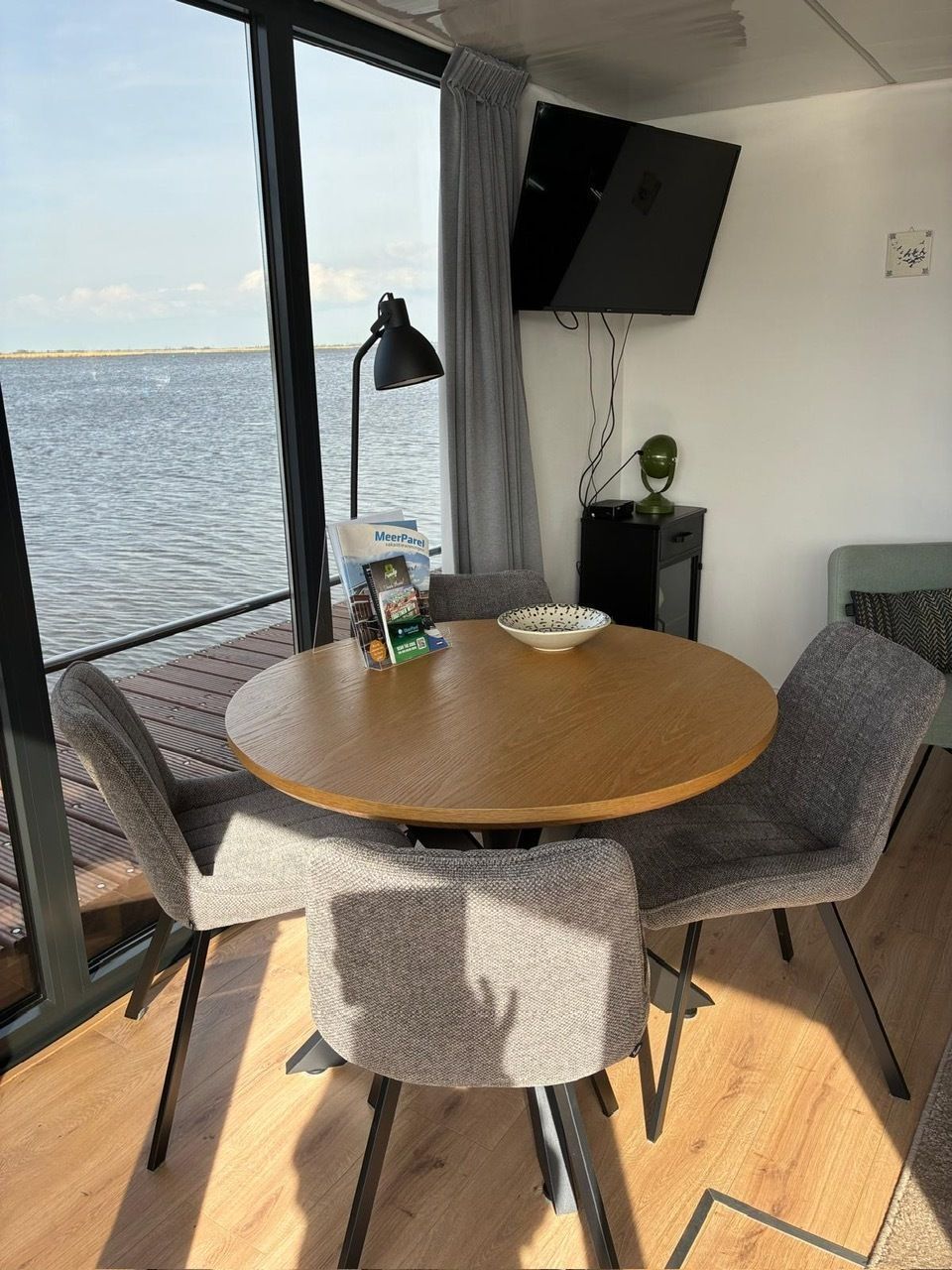 Campi 400 2021 – stalen woonboot met verhuurmogelijkheid - Foto 9
