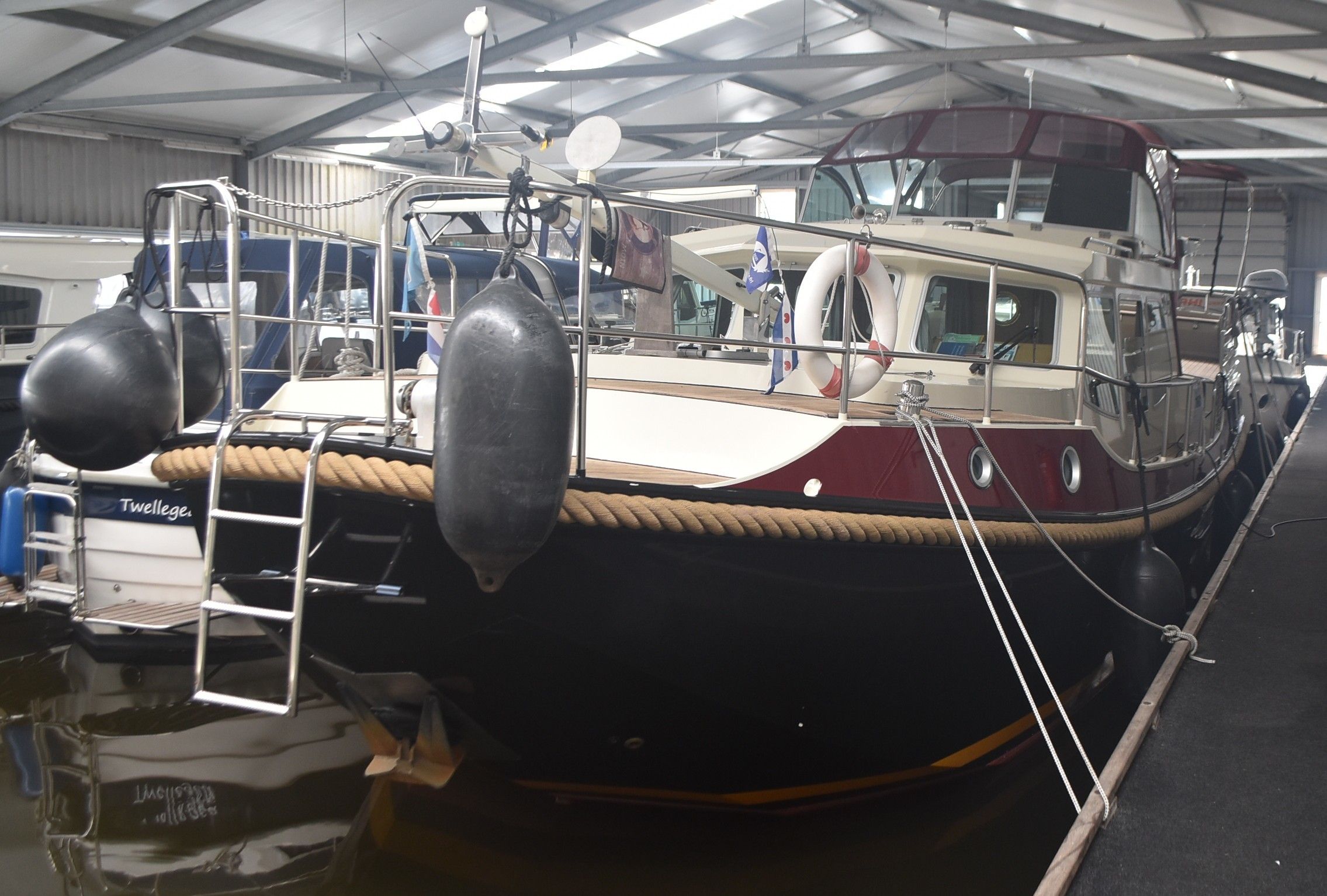 Linssen 380 AC 1998 – Stalen motorjacht met 450 motoruren
