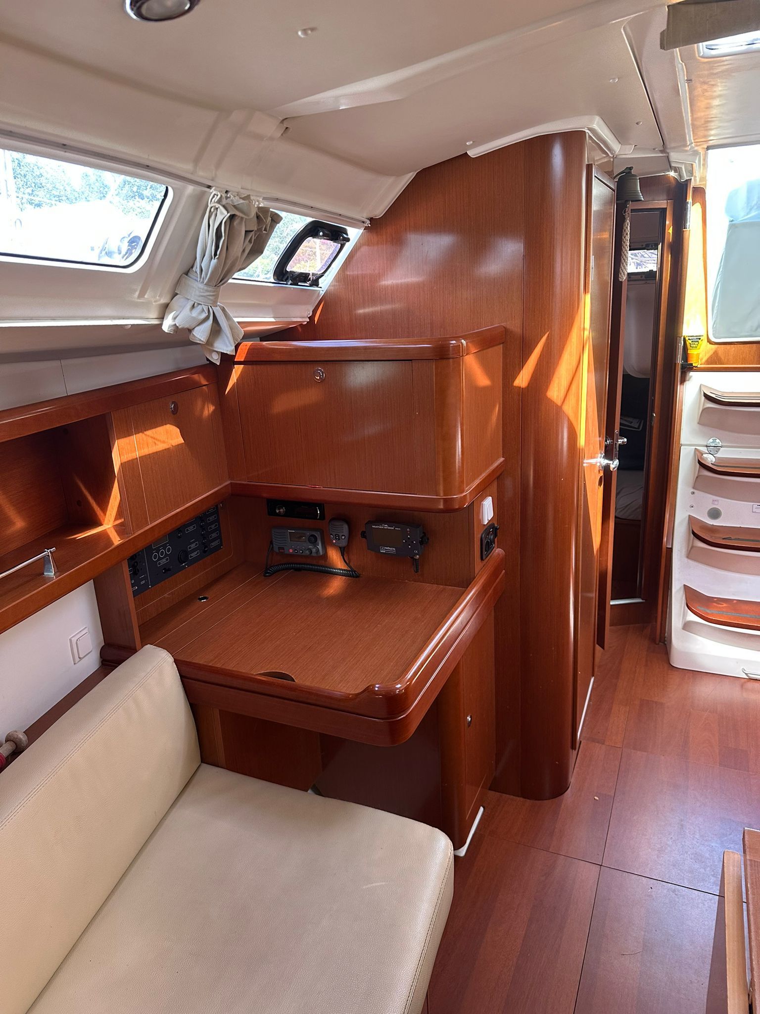 Beneteau Oceanis 37 - Foto 5