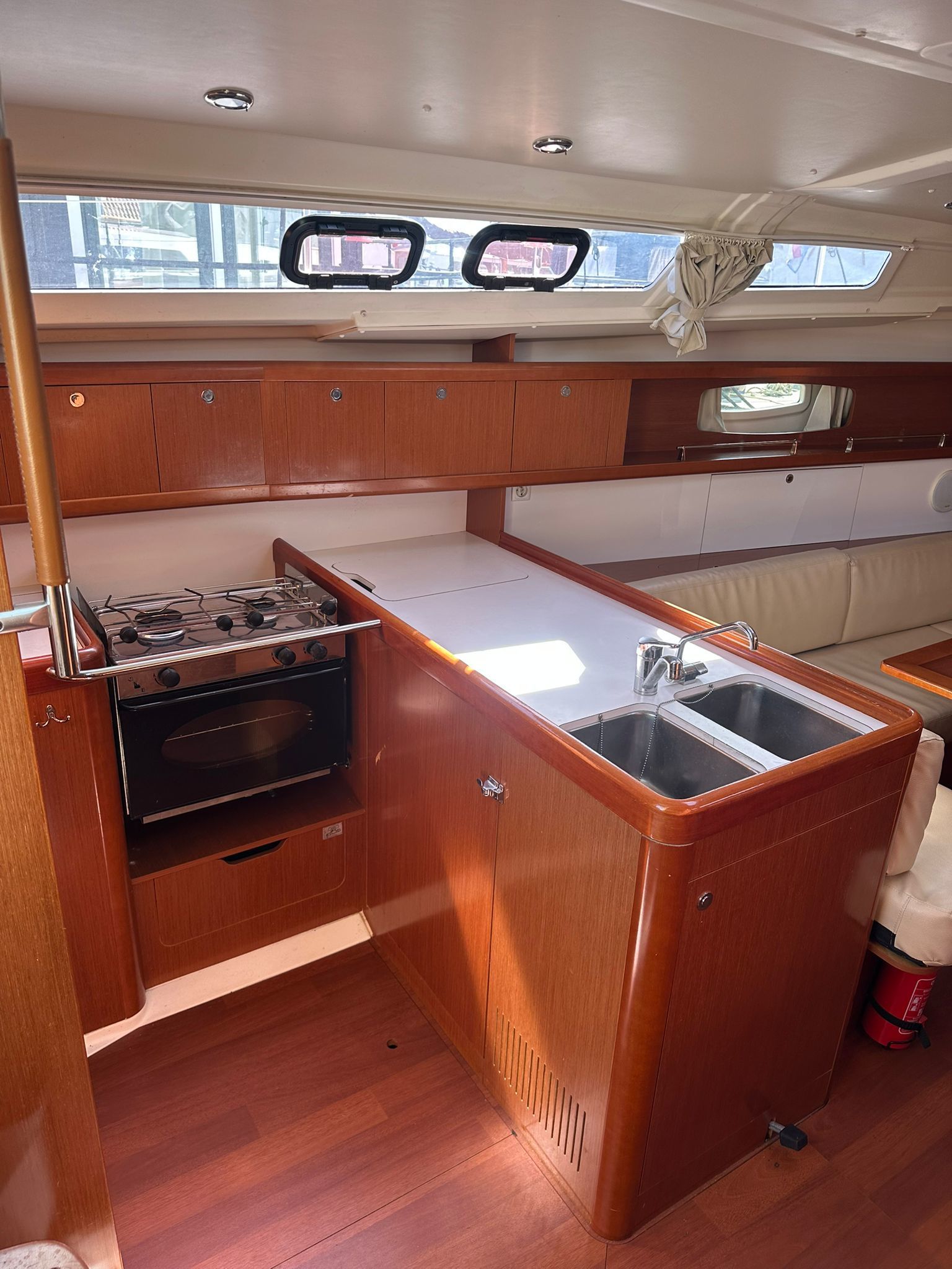 Beneteau Oceanis 37 - Foto 6