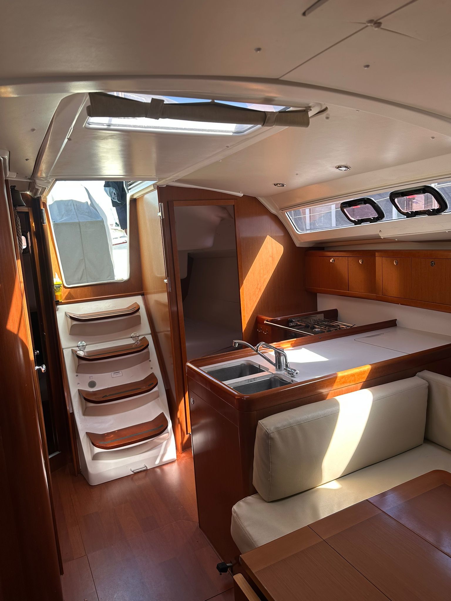 Beneteau Oceanis 37 - Foto 9