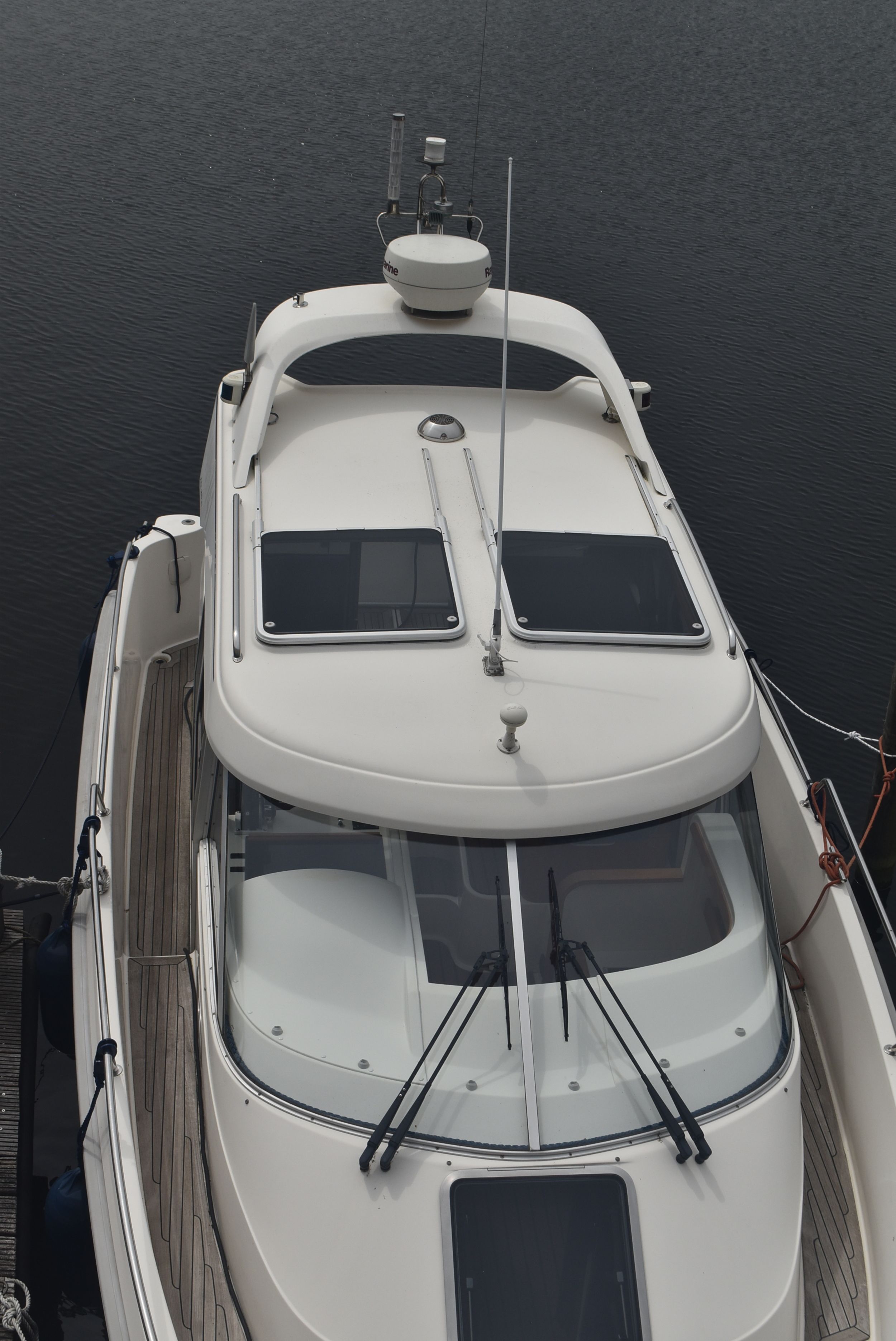 Aquador 25C 2004 – Finse sportieve daycruiser met 170 pk - Foto 5
