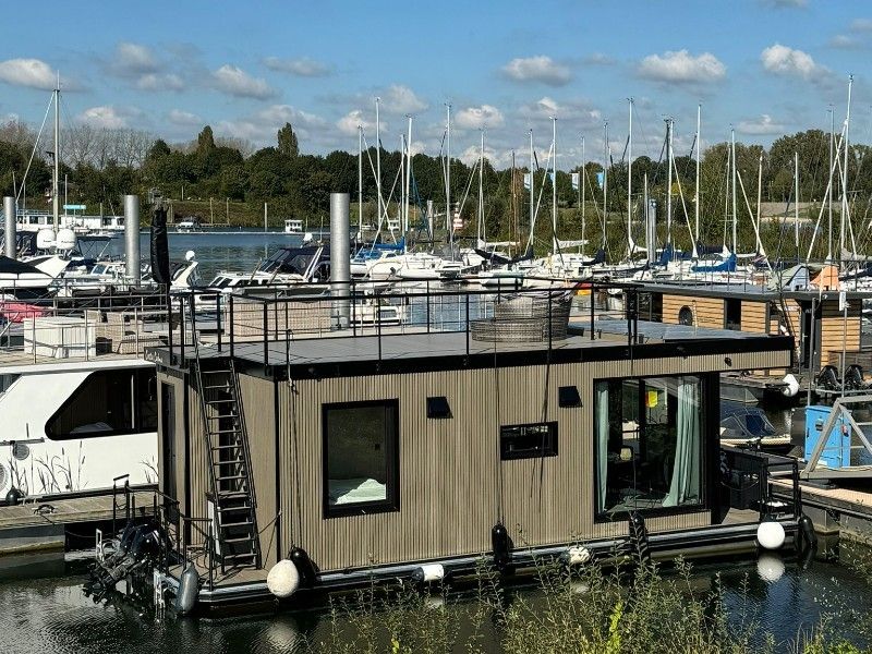 Lakelife Houseboat One Off XL PLUS