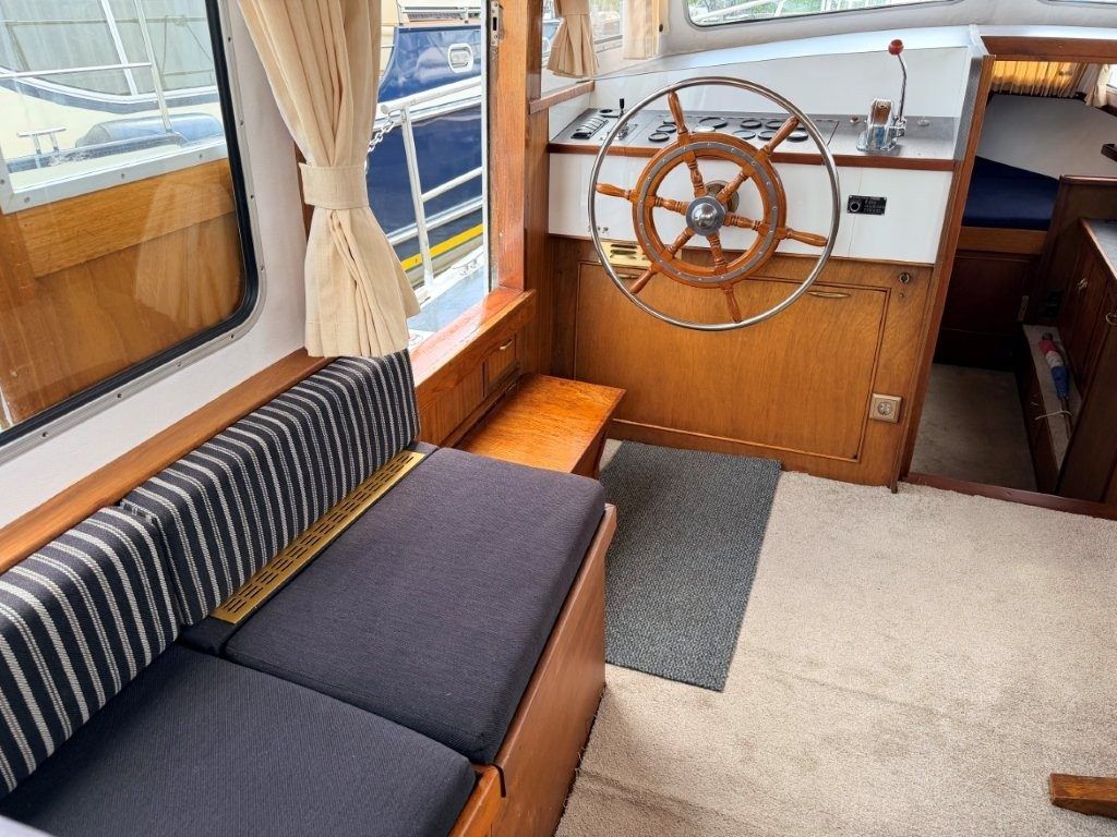 Boorncruiser 1100 AK 1980 – Stalen reismotor met vijf hutten - Foto 13