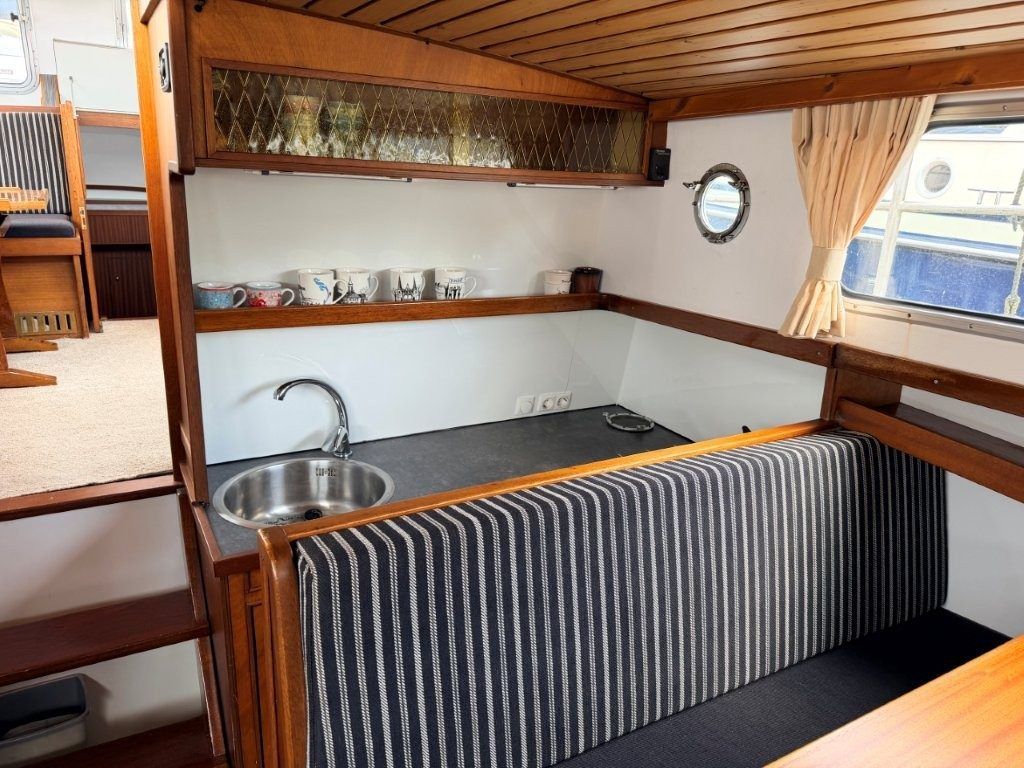 Boorncruiser 1100 AK 1980 – Stalen reismotor met vijf hutten - Foto 18