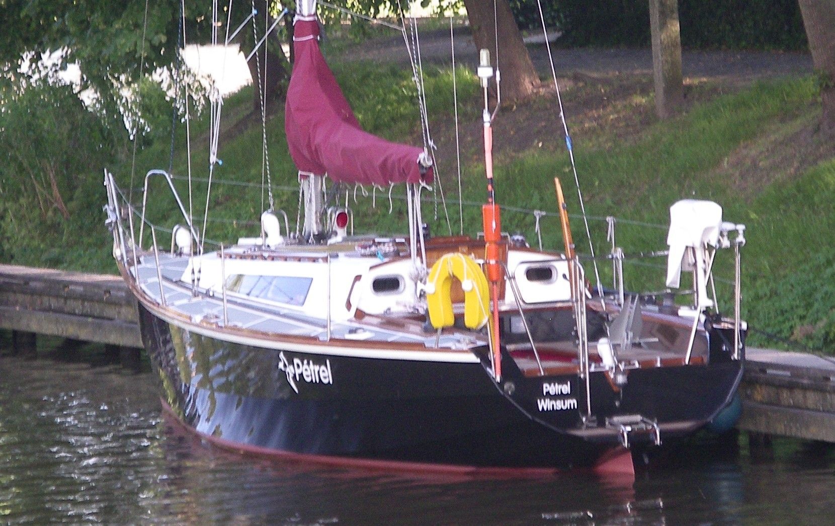 Waarschip 900+ 1986 – Houten zeiljacht met volledige stahoogte