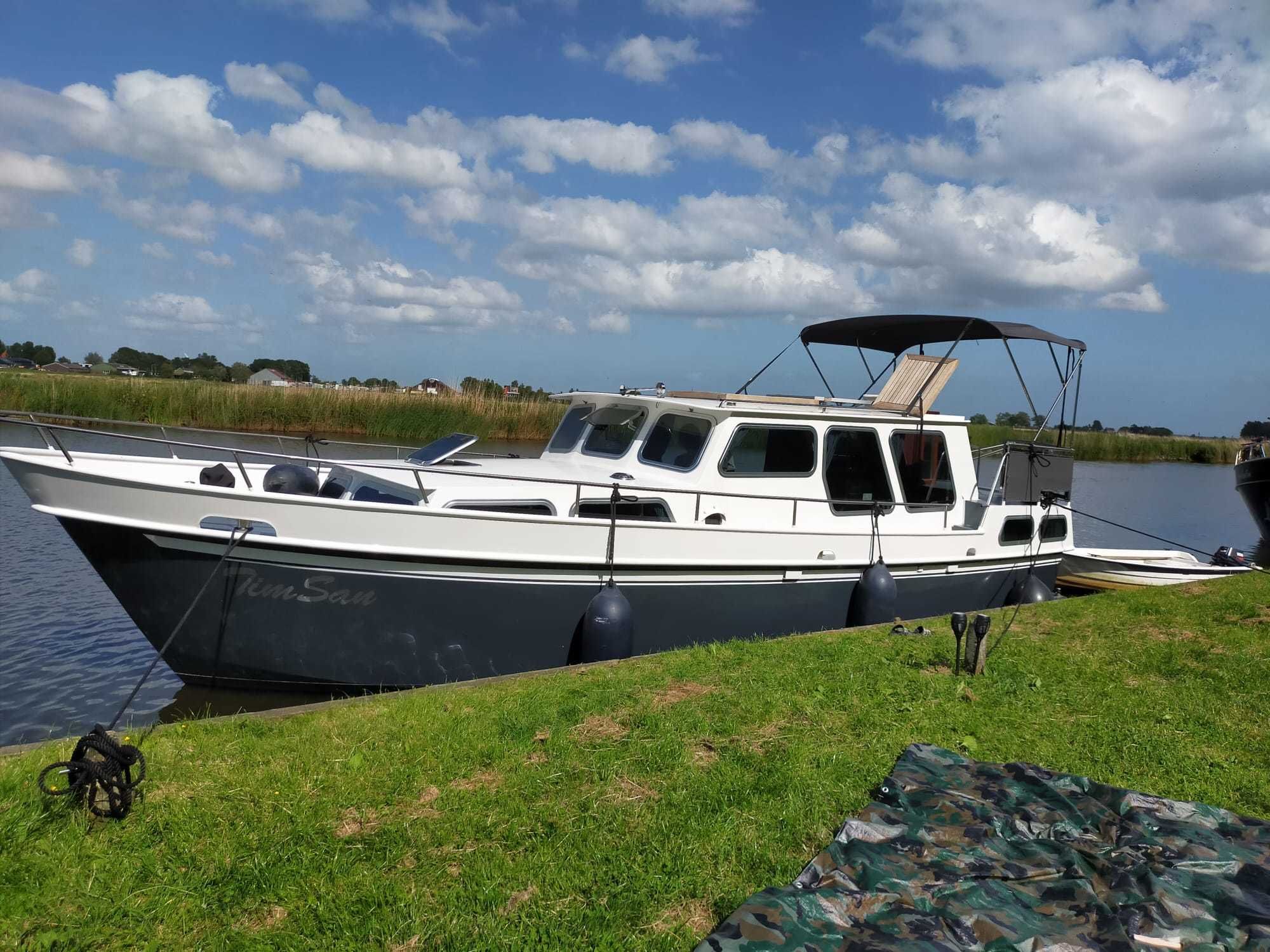 Lauwersmeerkruiser 10.20 (1985) – gezinsboot met dubbele besturing