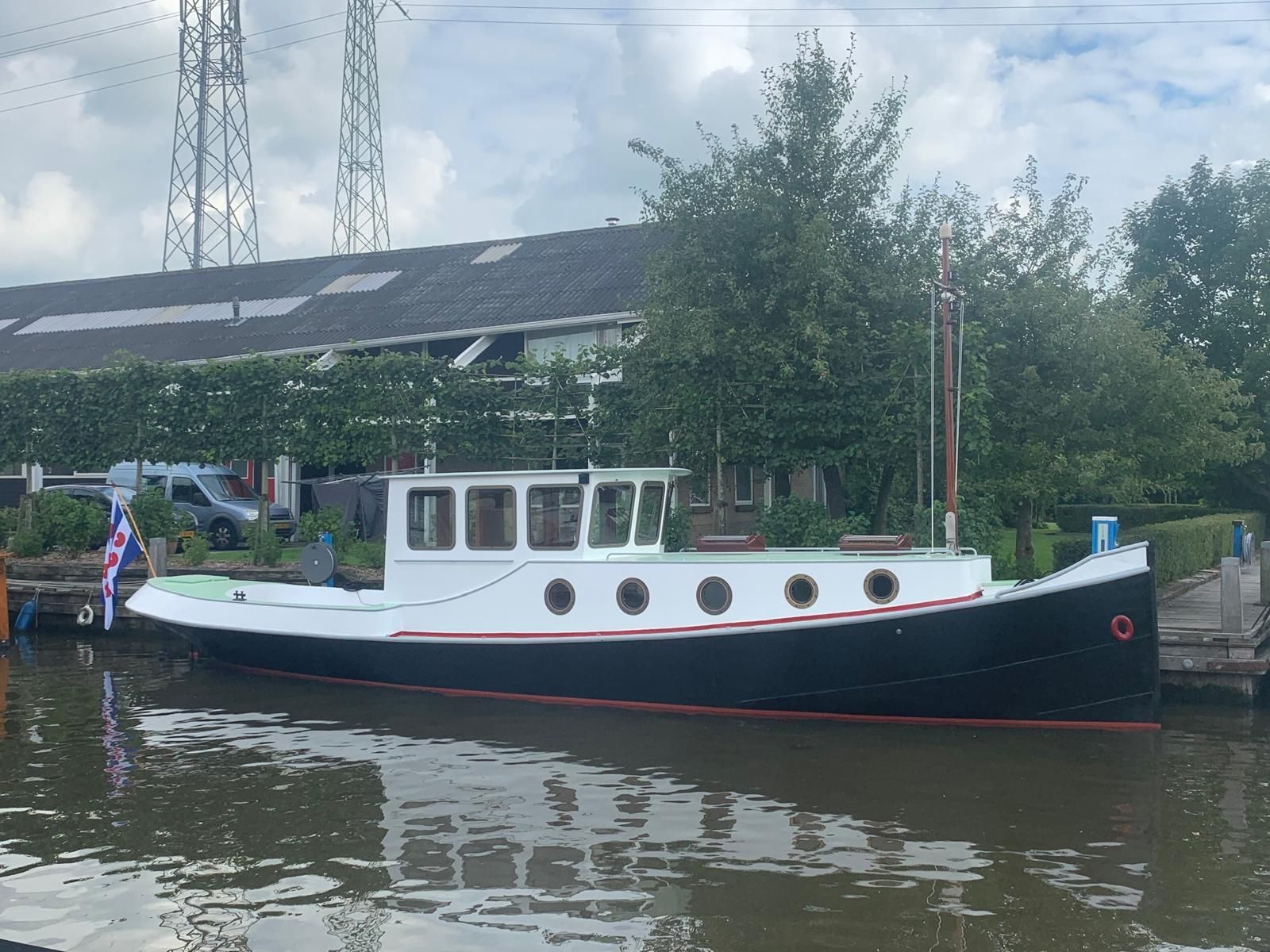 Amsterdamse Sleepboot 13.00 (1930) – klassieke motorboot met refit