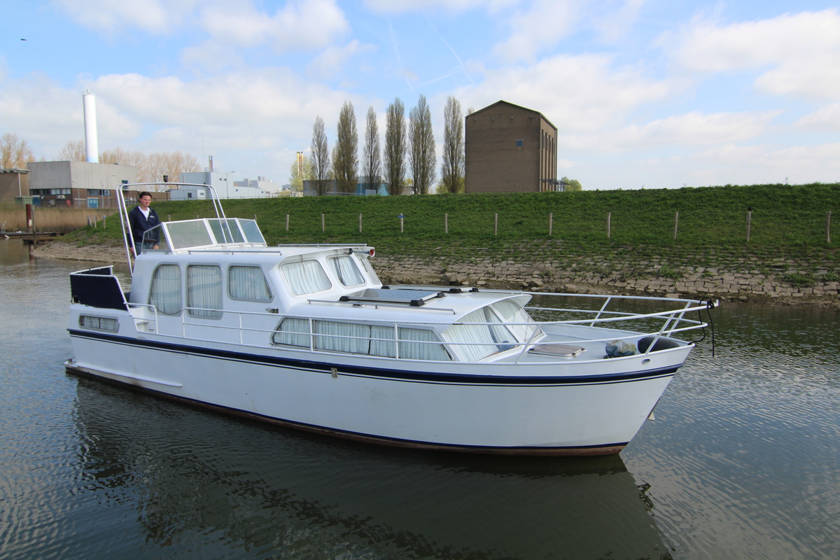 Arthur Nova 1050AK 1966 – Stalen reiskruiser Eista Werf