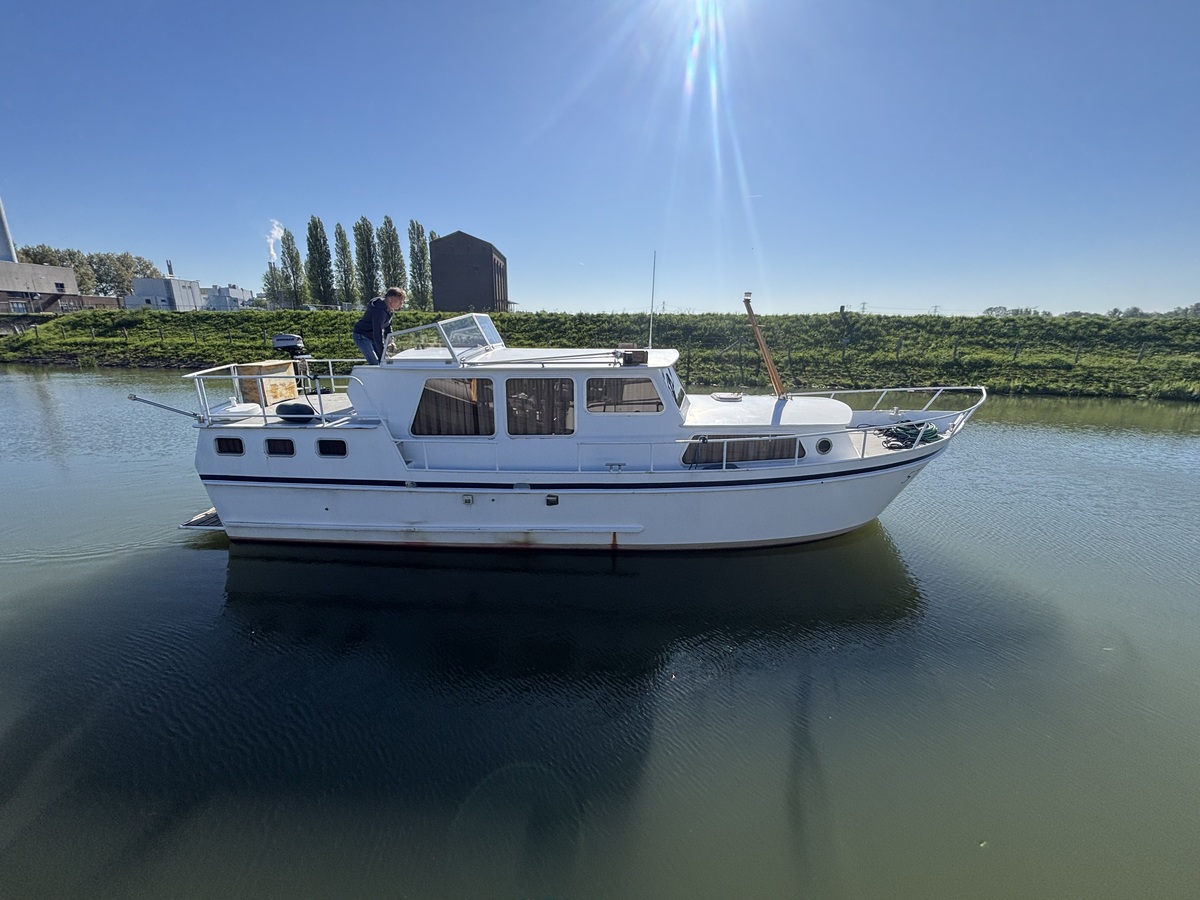 Crown 1020 GSAK 1991 – werfgebouwd stalen motorjacht