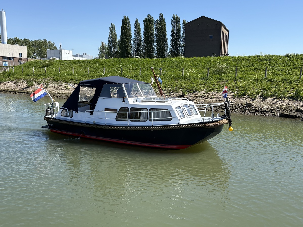 Doerak 780AK 1978 – Stalen motorjacht met nieuwe motor