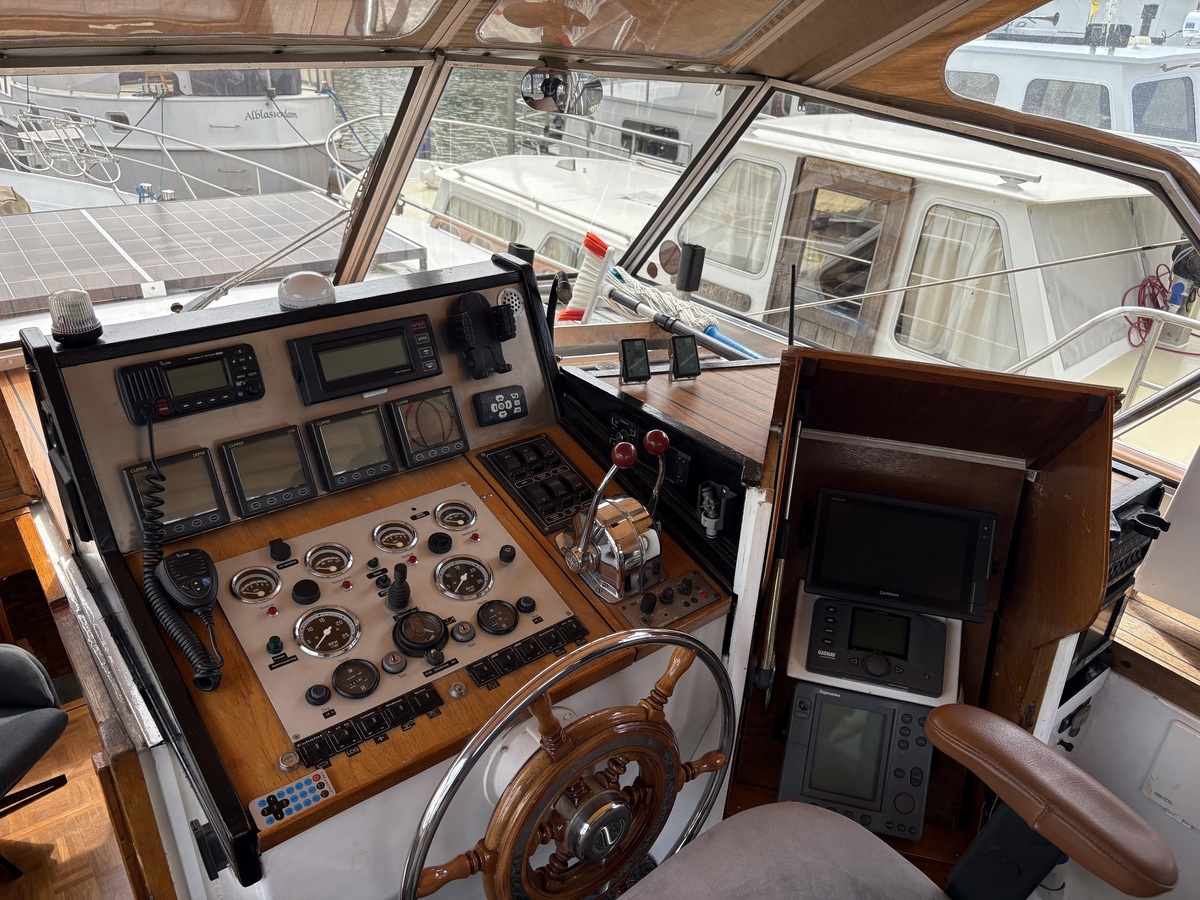Valkkruiser 1280 1986 – dubbelschroefs kajuitboot - Foto 9