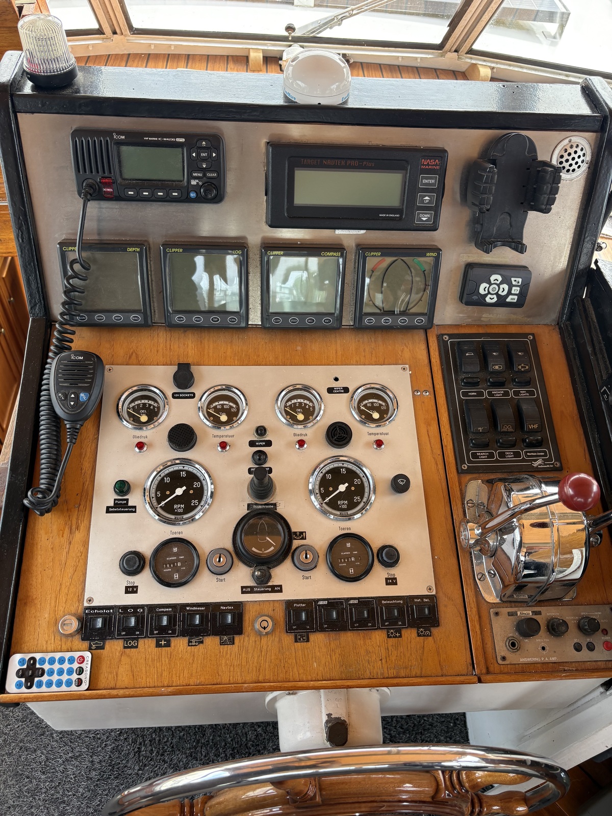 Valkkruiser 1280 1986 – dubbelschroefs kajuitboot - Foto 10