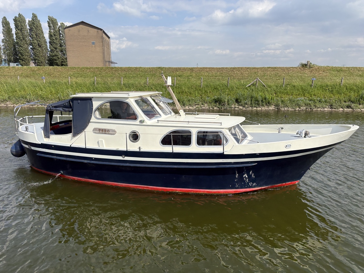 Oostvaarder 900 OK/AK 1980 – Vleugelkiel staal met '18 motor