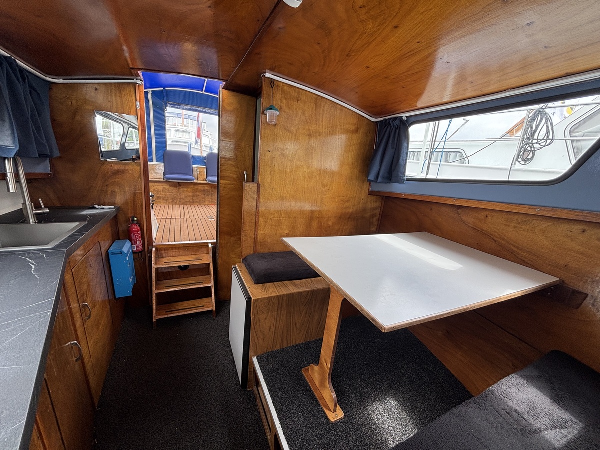 Ariadne kruiser 900 OK 1971 – moderne techniek, boeg- én hekschroef - Foto 13