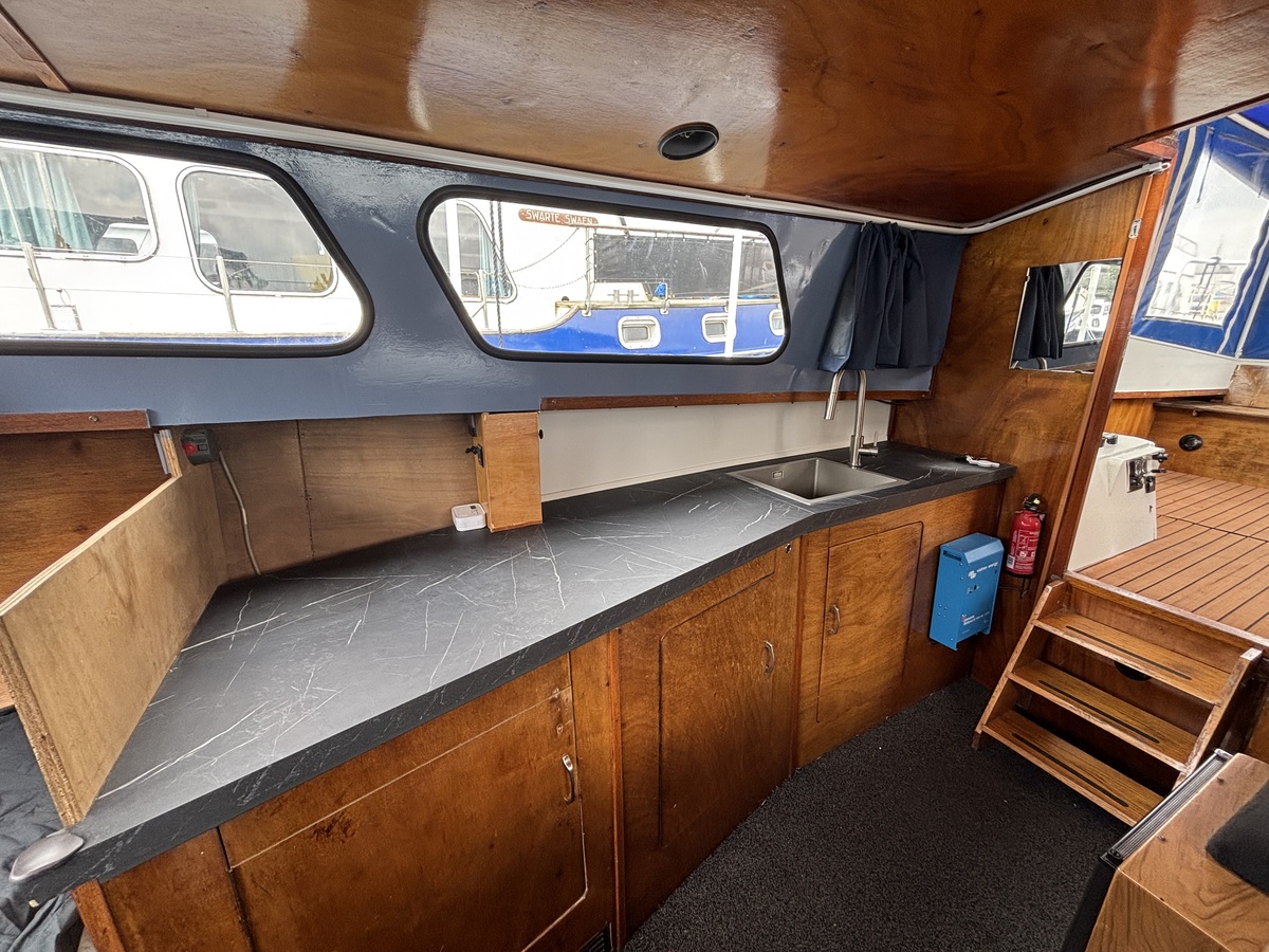 Ariadne kruiser 900 OK 1971 – moderne techniek, boeg- én hekschroef - Foto 4