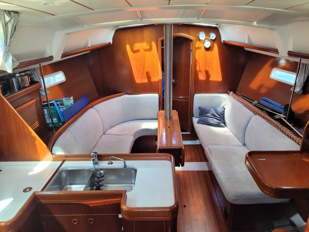 Beneteau Oceanis 373 - Foto 2