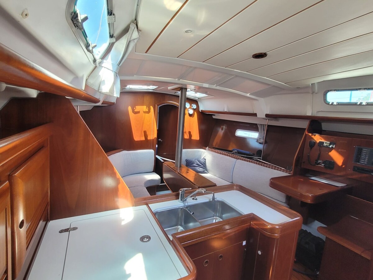 Beneteau Oceanis 373 - Foto 7