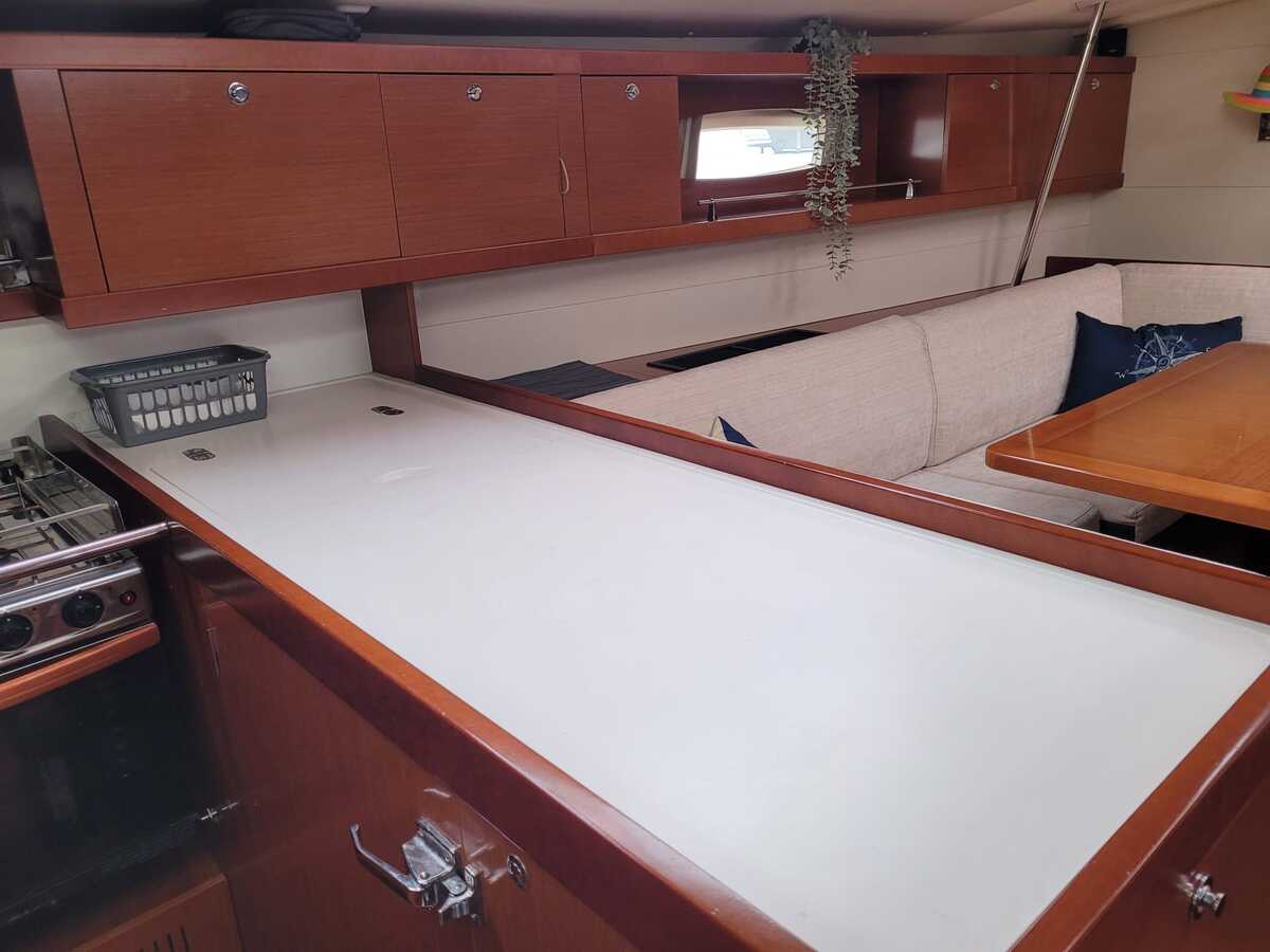 Beneteau Oceanis 54 2011 – Bluewater cruiser met 3 hutten - Foto 11