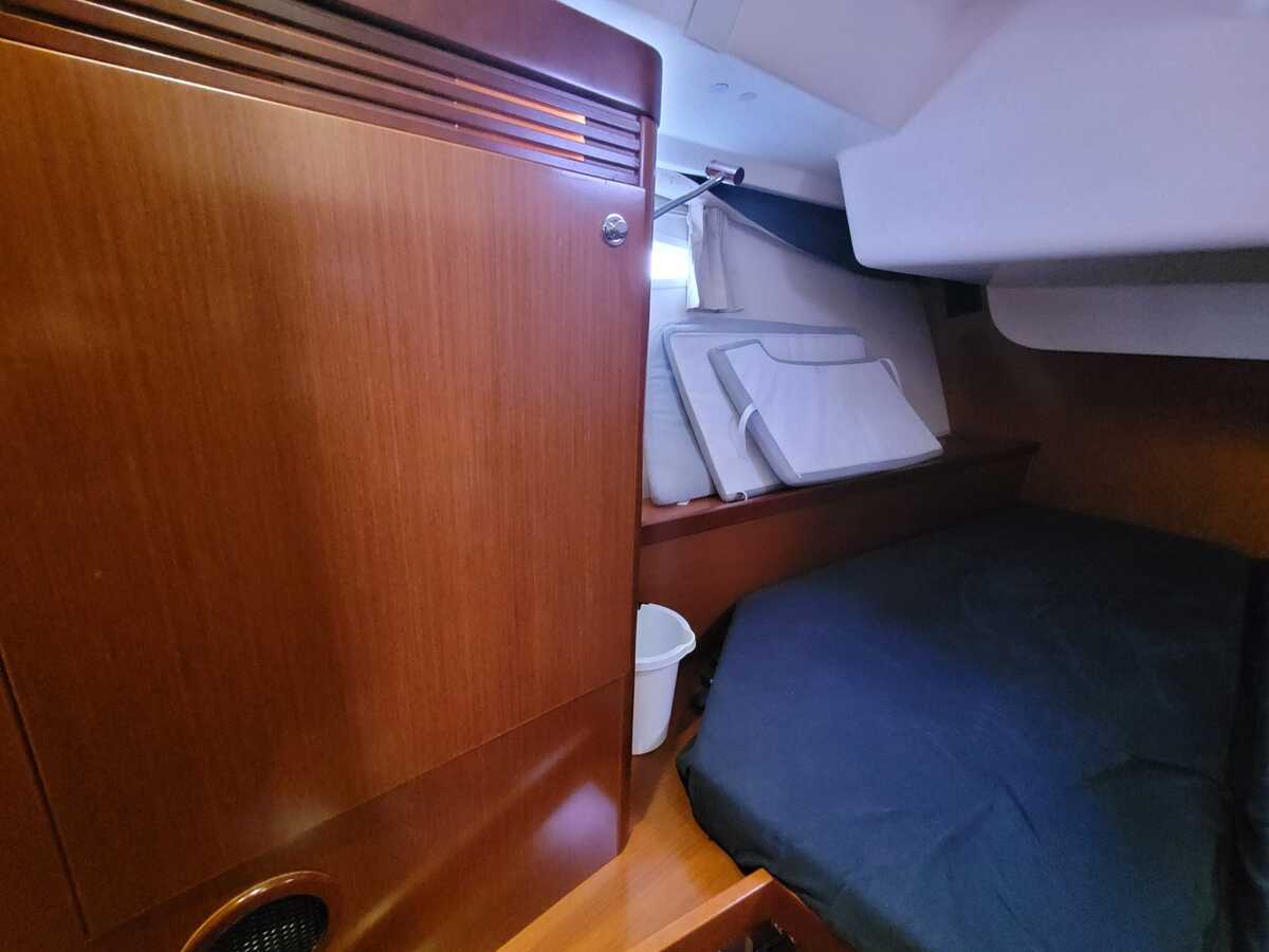 Beneteau Oceanis 54 2011 – Bluewater cruiser met 3 hutten - Foto 13