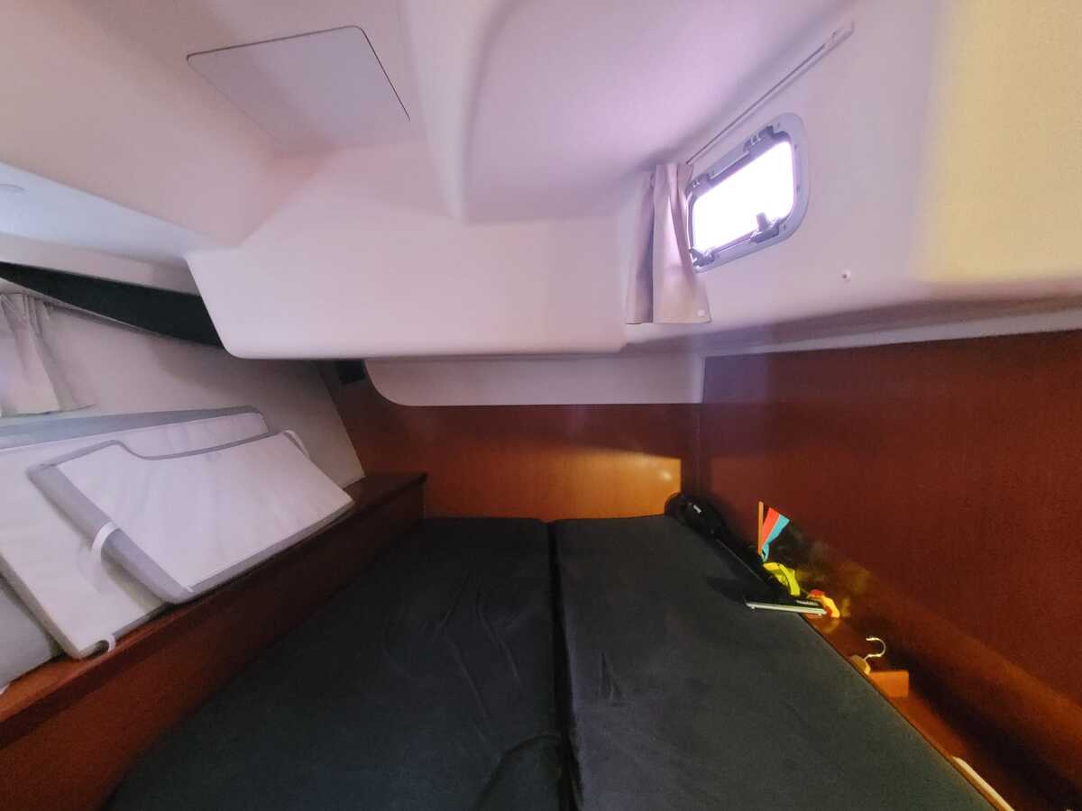 Beneteau Oceanis 54 2011 – Bluewater cruiser met 3 hutten - Foto 14