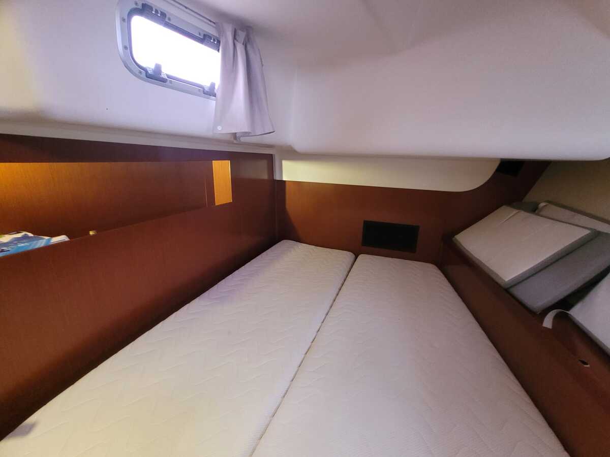Beneteau Oceanis 54 2011 – Bluewater cruiser met 3 hutten - Foto 15