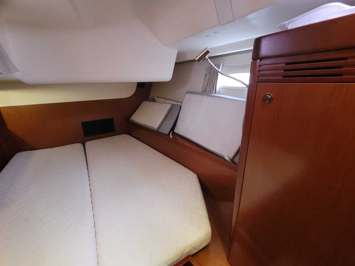 Beneteau Oceanis 54 2011 – Bluewater cruiser met 3 hutten - Foto 16