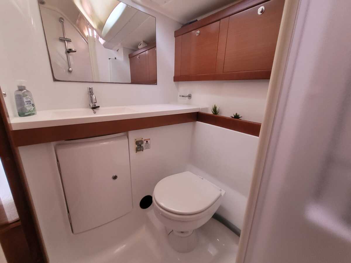 Beneteau Oceanis 54 2011 – Bluewater cruiser met 3 hutten - Foto 18