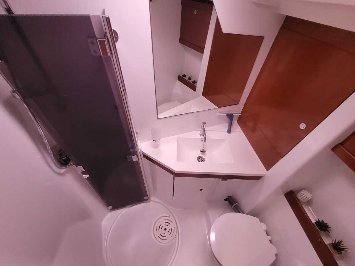 Beneteau Oceanis 54 2011 – Bluewater cruiser met 3 hutten - Foto 20