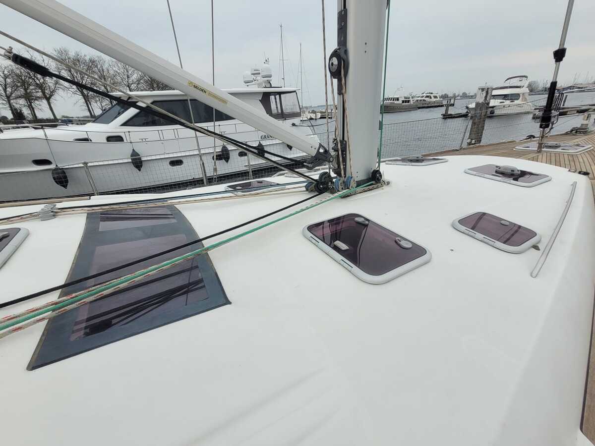 Beneteau Oceanis 54 2011 – Bluewater cruiser met 3 hutten - Foto 24