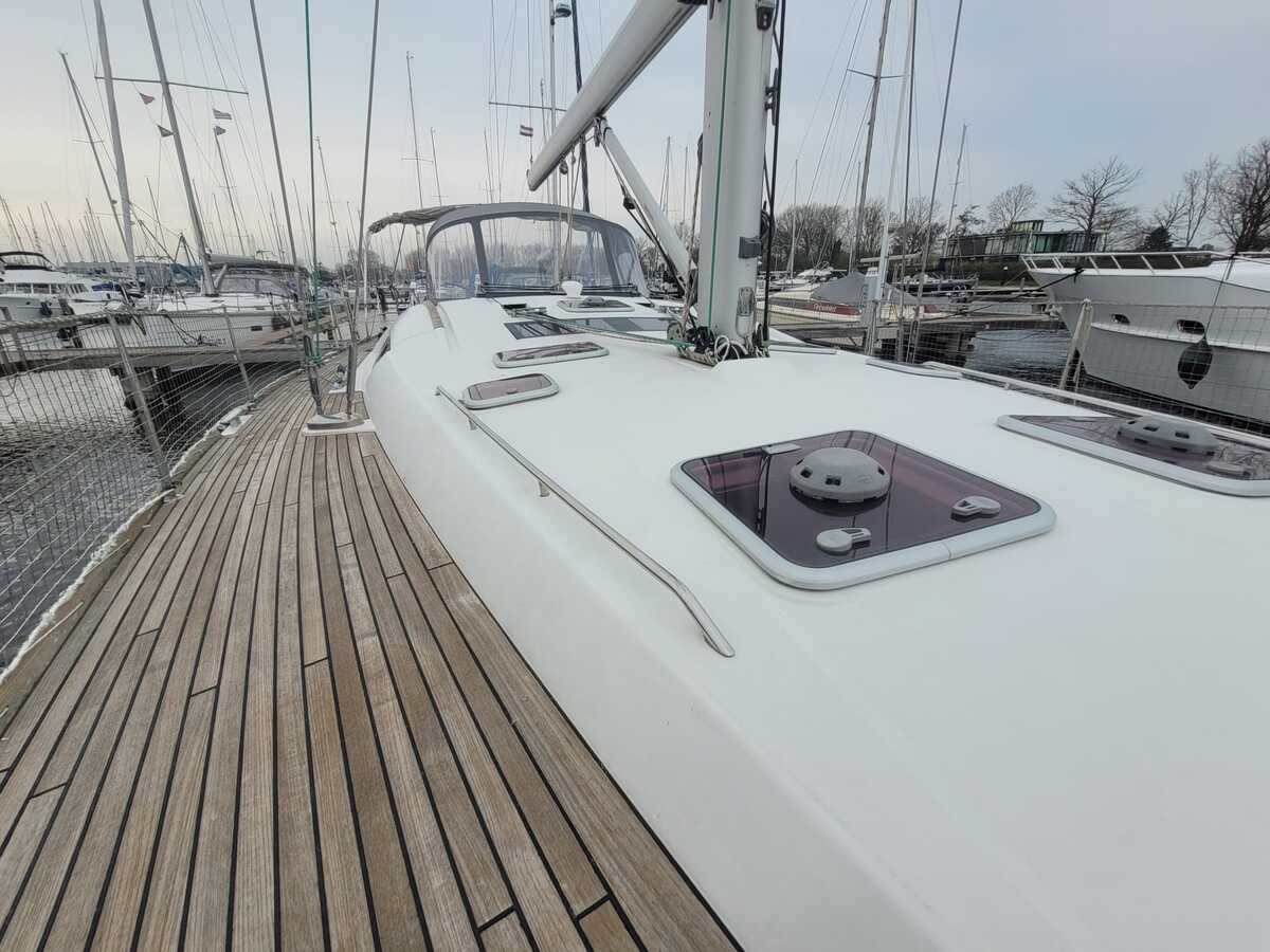 Beneteau Oceanis 54 2011 – Bluewater cruiser met 3 hutten - Foto 28