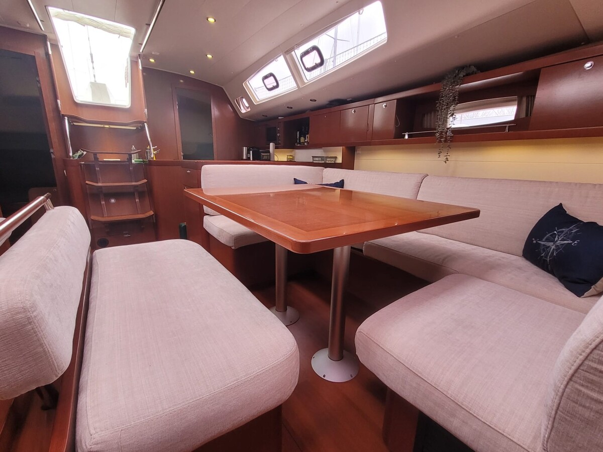 Beneteau Oceanis 54 2011 – Bluewater cruiser met 3 hutten - Foto 4