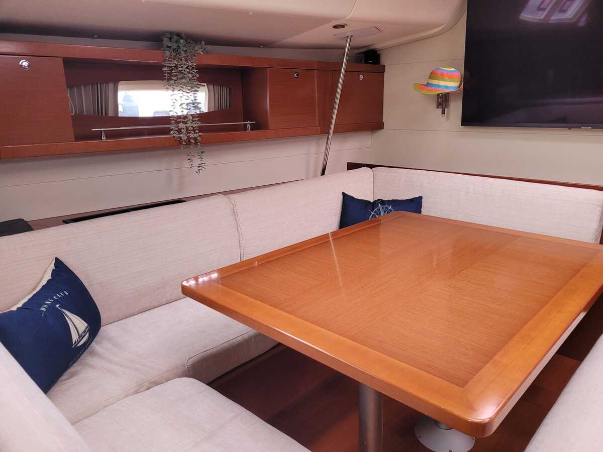 Beneteau Oceanis 54 2011 – Bluewater cruiser met 3 hutten - Foto 10