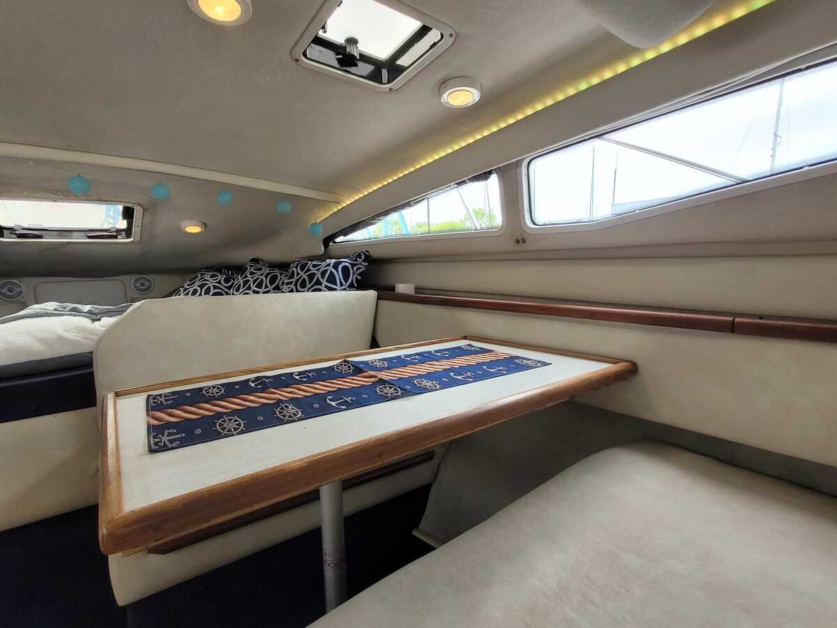 Bayliner 2855 Ciera Sunbridge 1995 – instapklaar met V8 - Foto 8