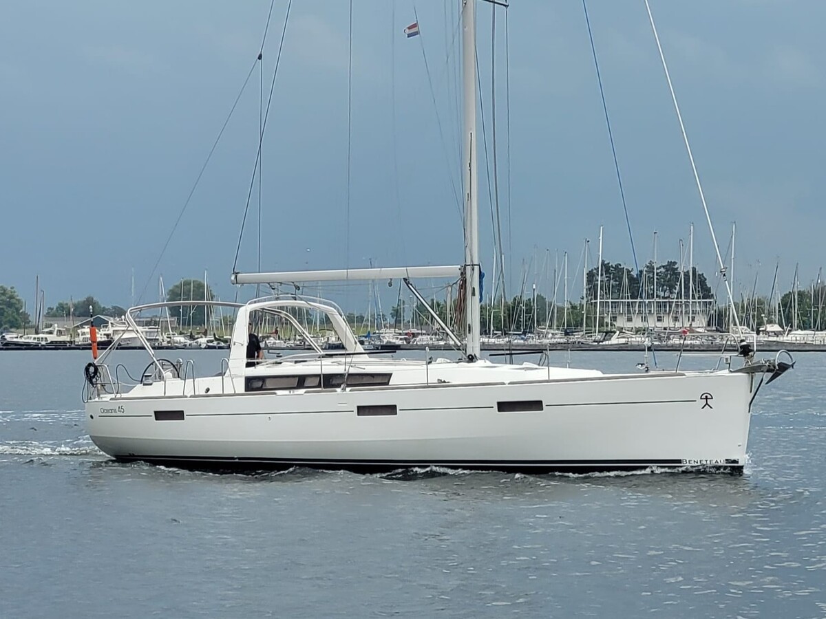 Beneteau Oceanis 45 2012 – zeewaardig met complete uitrusting - Foto 1