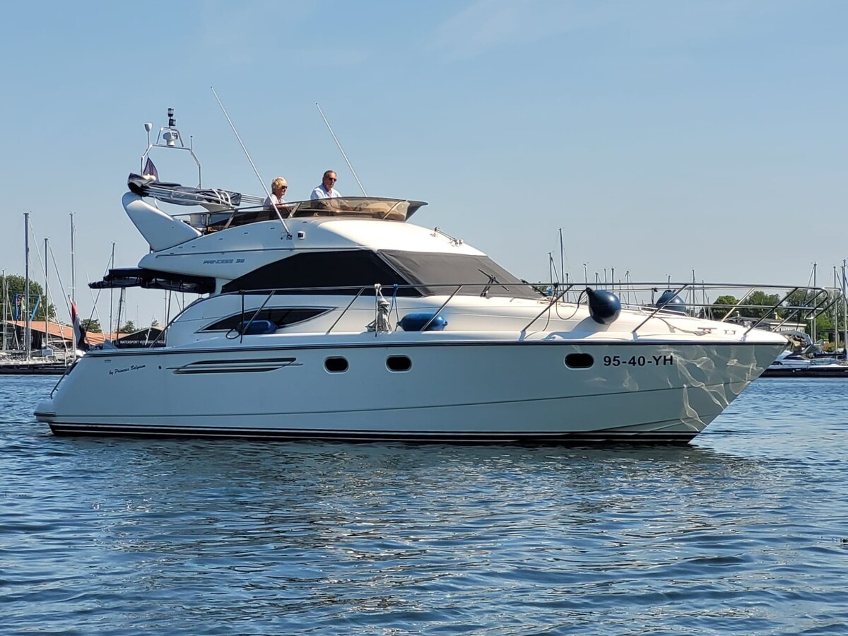 Princess 38 Flybridge 2000 – gedocumenteerd met BTW betaald