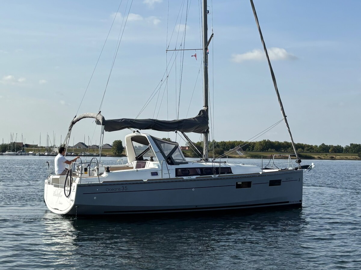 Beneteau Oceanis 35 2015 – Compact toerjacht met oceaancategorie