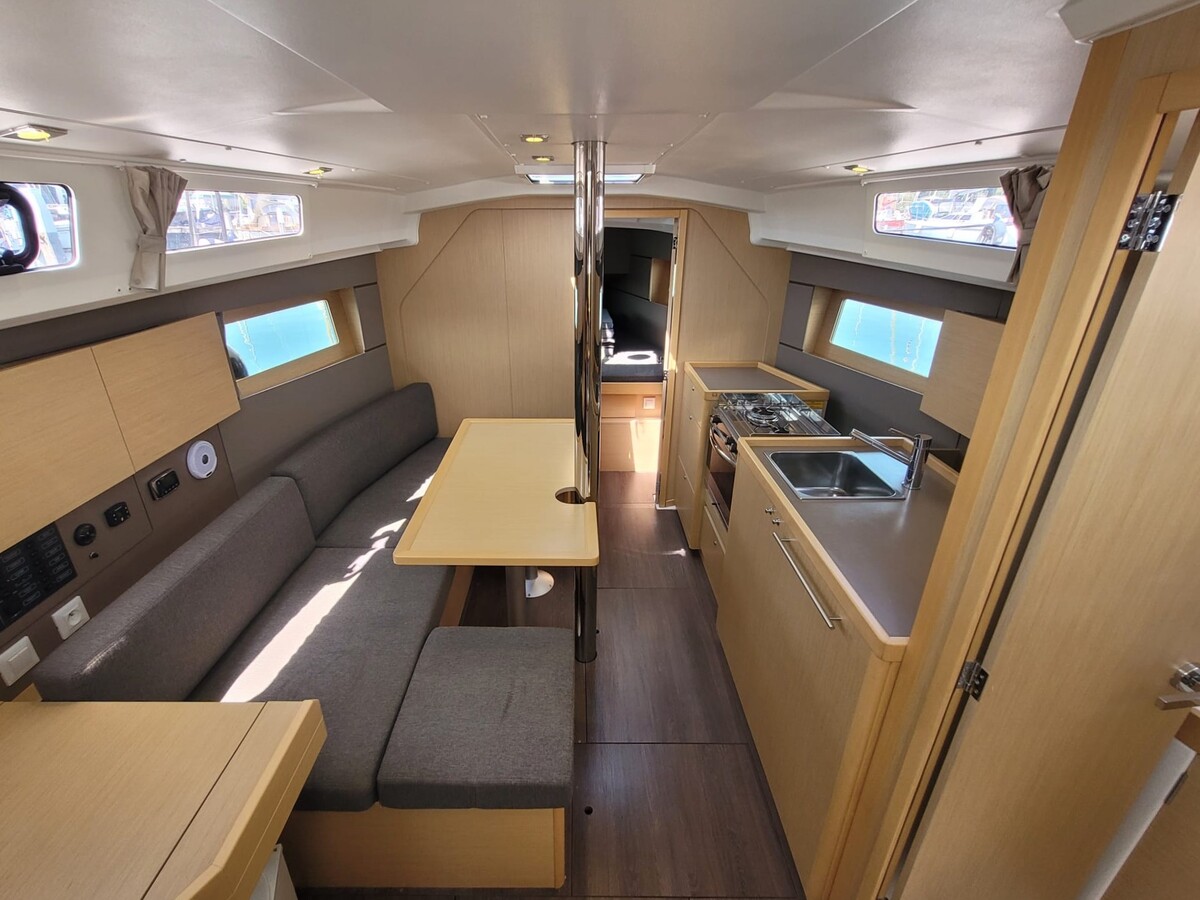 Beneteau Oceanis 35 2015 – Compact toerjacht met oceaancategorie - Foto 2