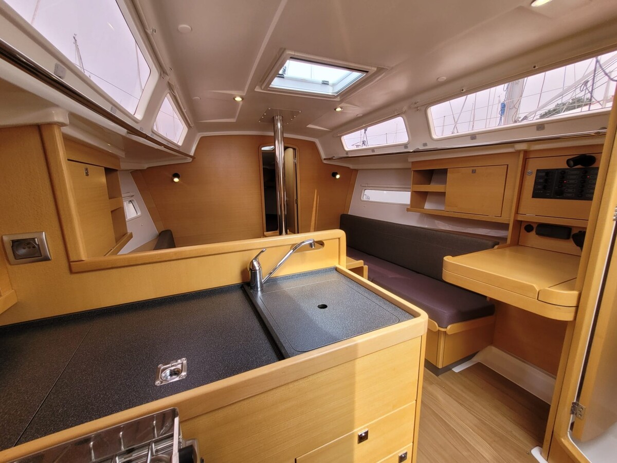Jeanneau Sun Odyssey 319 2018 – Slechts 159 motoruren - Foto 8