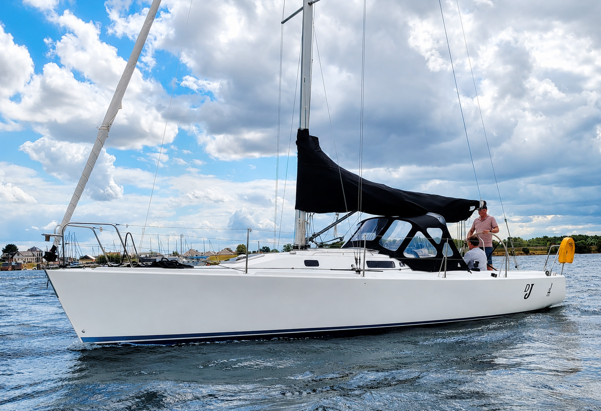 J Boats J/105 (2006) – performance cruiser Kortgene
