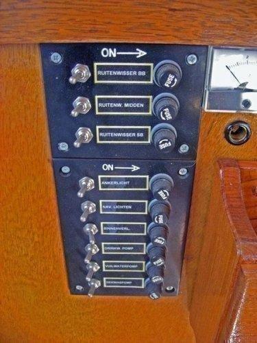 v.d Zee Stevenvlet 1978 – Stalen motorboot met boegschroef - Foto 7