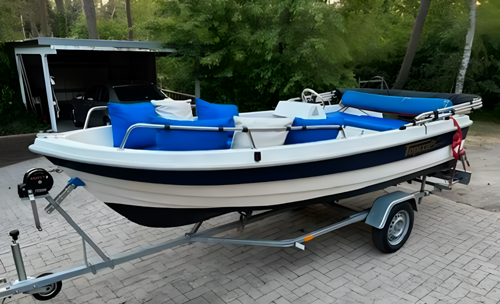 Topcraft Futura 4,3m – Handige Polyvalente Motorboot