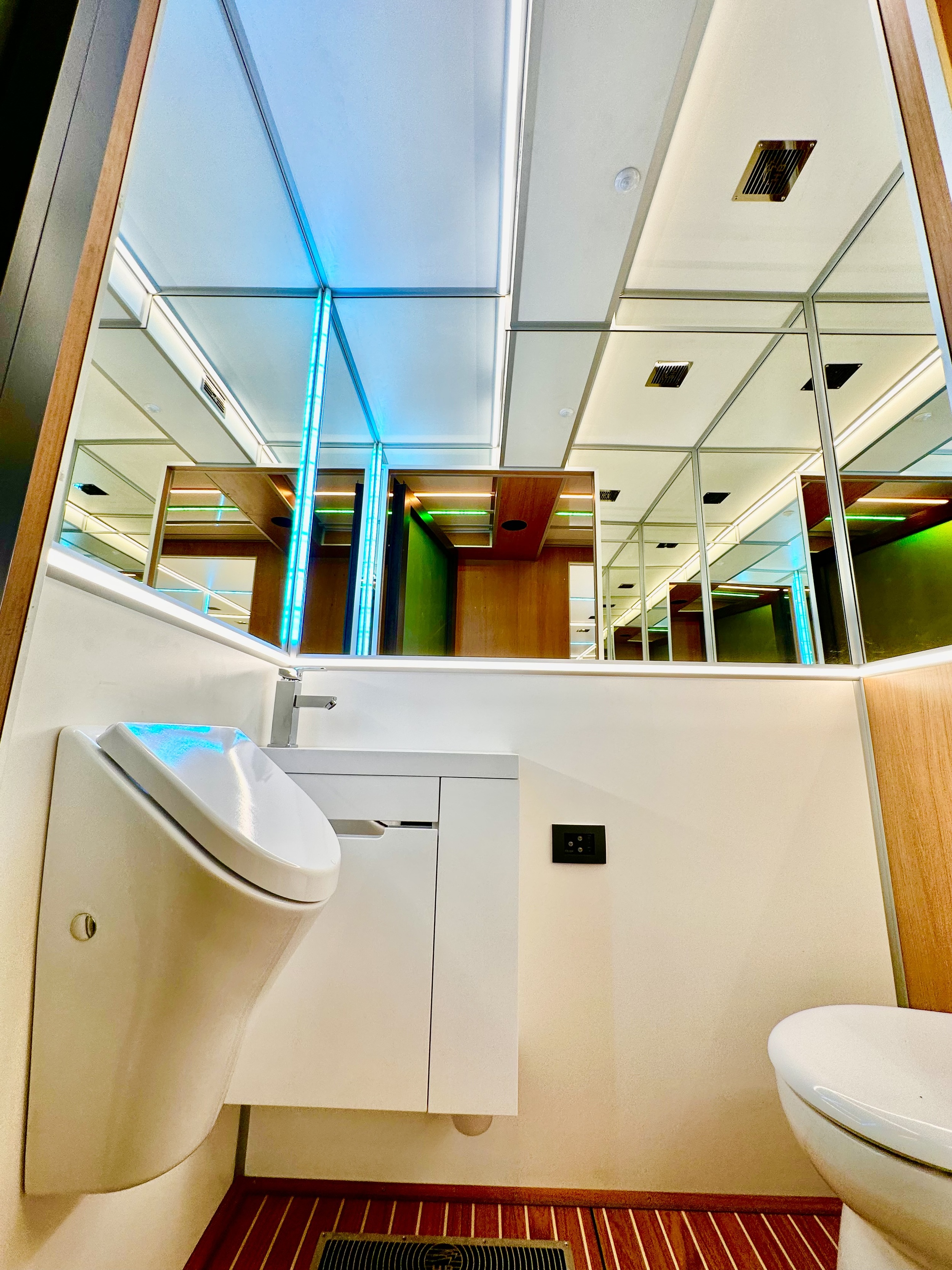 Holiday Boat Sundeck 57 Passenger Catamaran - Foto 7