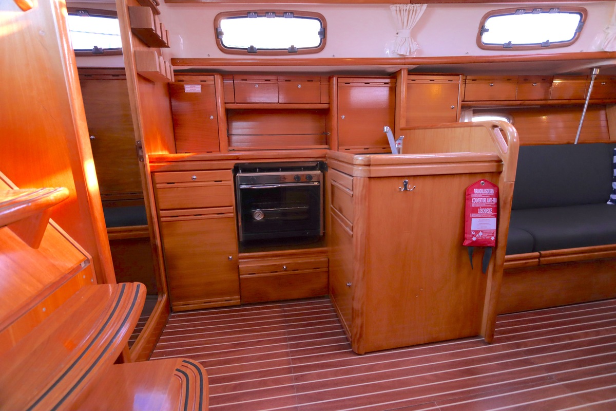 Bavaria 37 Cruiser 2006 – 3 hutten, vleugelkiel, zeilklaar - Foto 11