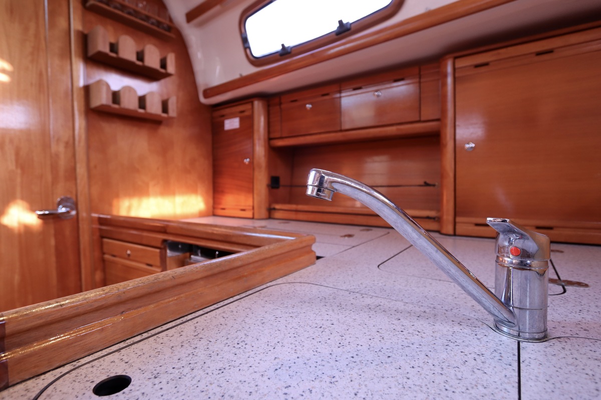 Bavaria 37 Cruiser 2006 – 3 hutten, vleugelkiel, zeilklaar - Foto 14