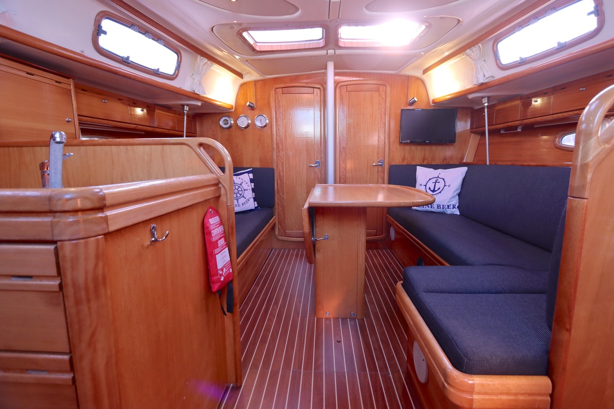 Bavaria 37 Cruiser 2006 – 3 hutten, vleugelkiel, zeilklaar - Foto 15