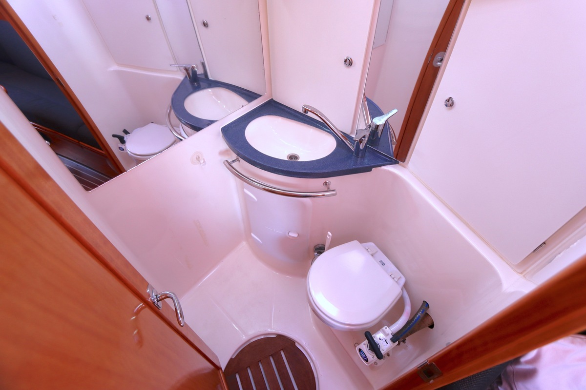 Bavaria 37 Cruiser 2006 – 3 hutten, vleugelkiel, zeilklaar - Foto 20