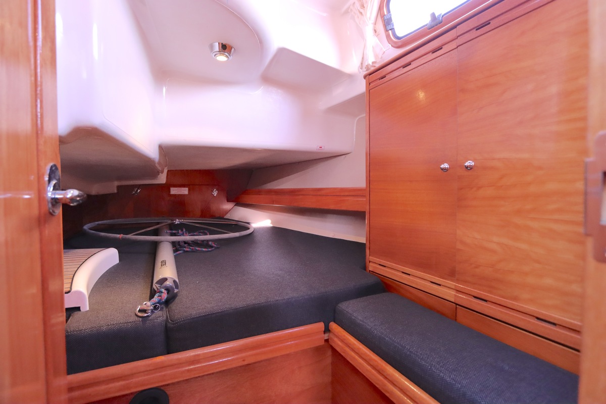 Bavaria 37 Cruiser 2006 – 3 hutten, vleugelkiel, zeilklaar - Foto 28